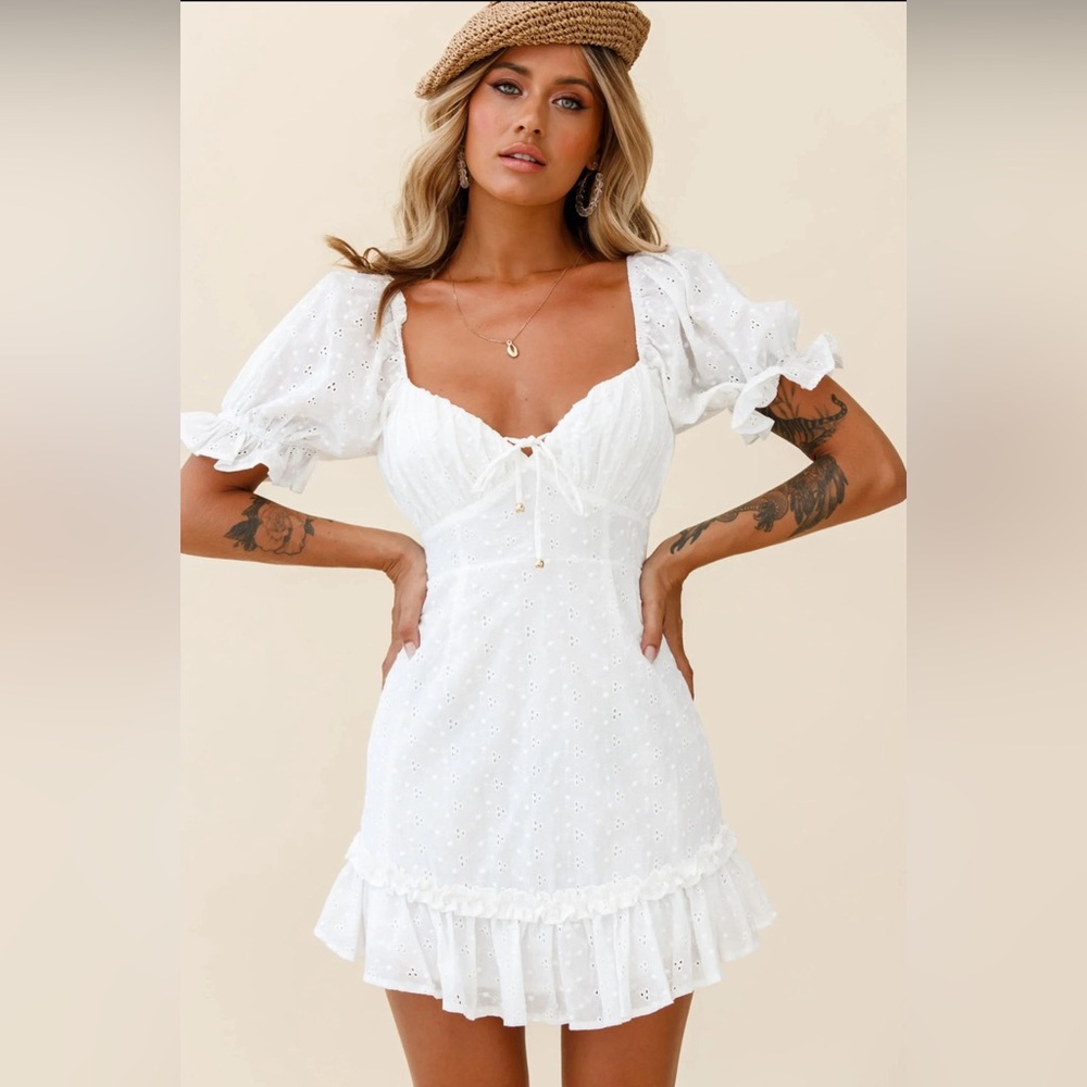 3/$30🍀 Beautiful white eyelet dress with embroidery.